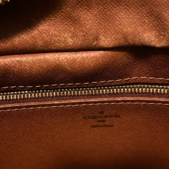 Louis Vuitton Monogram Leather Vintage Camera Bag - Picture 11 of 12